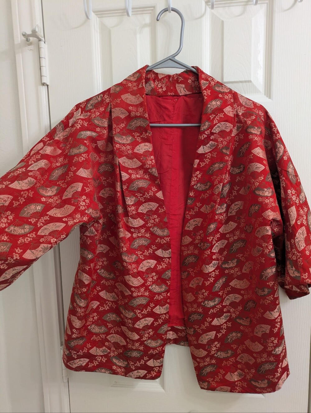 Taka Red %100 Silk Open-Front Jacket with Gold Fan Motif